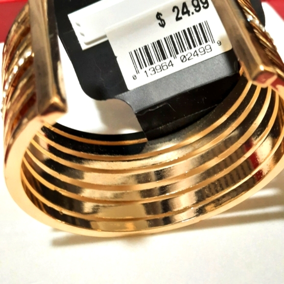 Beautiful RSVP Cuff Bracelet - Picture 3 of 10